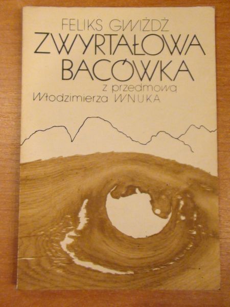 Zwyrtałowa bacówka pod Wesołym Wierchem