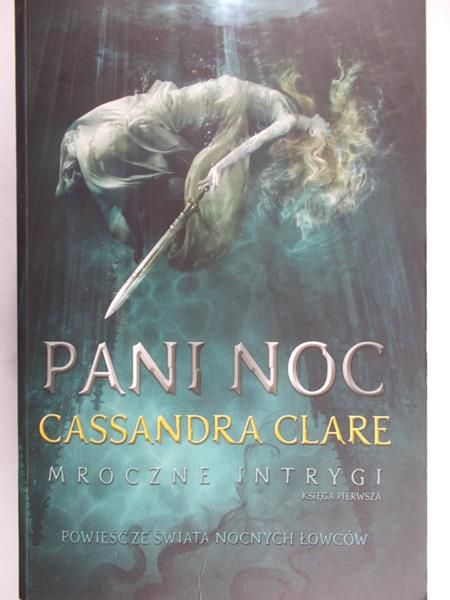 Clare Cassandra - Pani noc