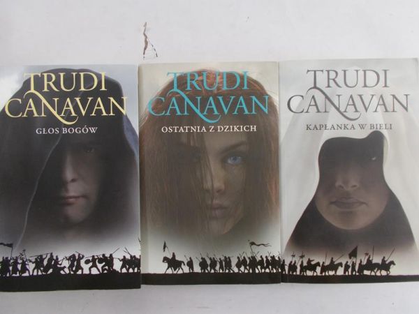 Canavan Trudi - Głos Bogów / Ostatnia z dzikich / Kapłanka w Bieli