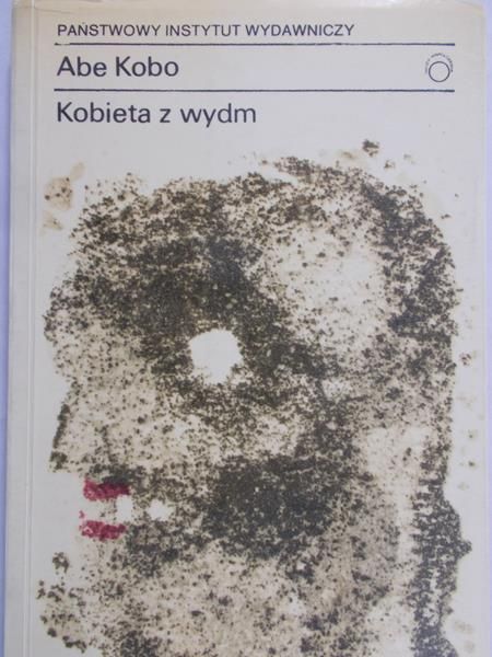 Kobo Abe - Kobieta z wydm