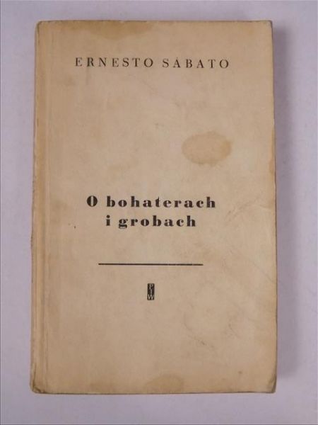 O bohaterach i grobach