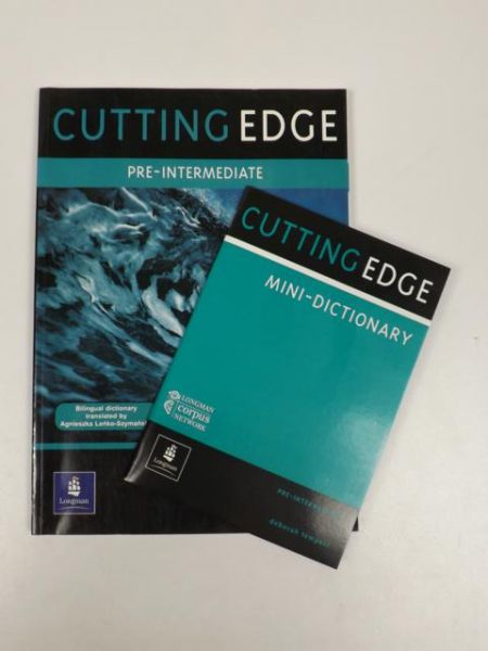 Cunnigham Sarah, Moor Peter - Cutting Edge Pre-intermediate with Mini-Dictoniary. Students' Book