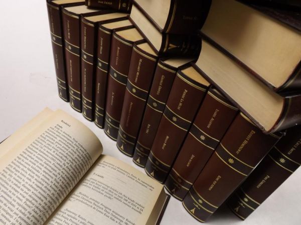 Arcydzieła Literatury Współczesnej, 34 tomy