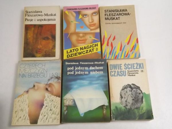 Dwie ścieżki czasu/ Czterech mężczyzn na brzegu lasu, 6 książek