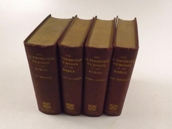The Authorised Version of the English Bible 1611, 4 tomy, 1909 r.