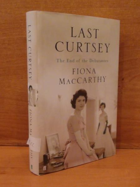 Last Curtsey. The End of the Debutantes