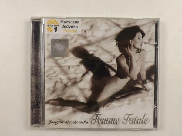 Femme Fatale, CD