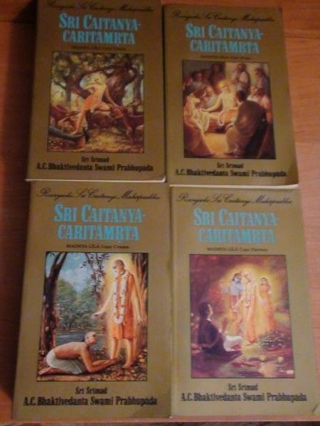 A. C. Bhaktivedanta Swami Prabhupāda - Sri Caitanya-caritamrta, części 1-4