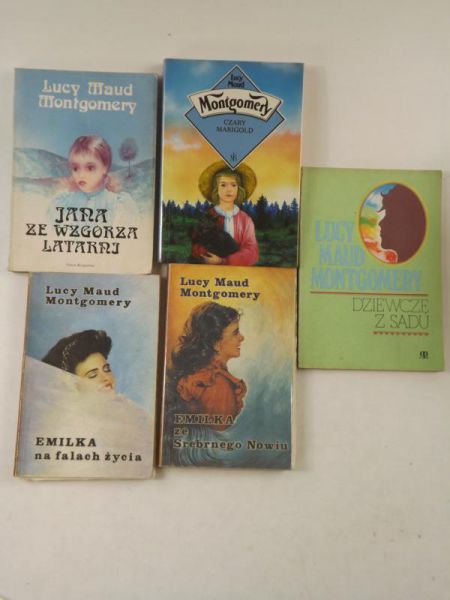 Emilka na falach życia / Emilka ze Srebrnego Nowiu / Dziewczę z sadu / Czary Marigold