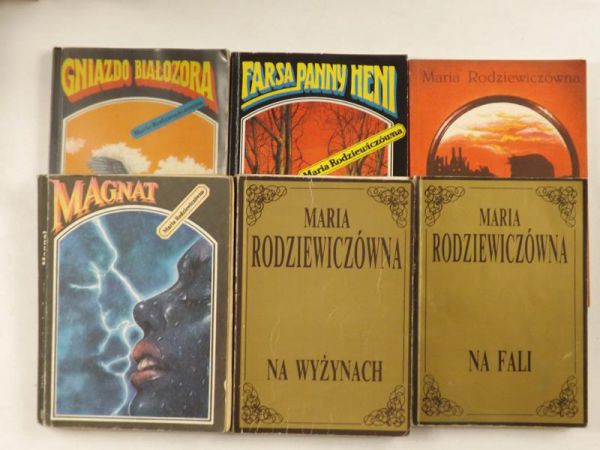 Magnat / Farsa Panny Heni / Giazdo Białozora / Na wyżynach / Pożary i zgliszcza / Na fali