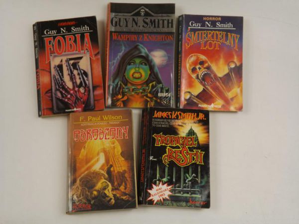 Fobia / Odrodzony / Śmiertelny lot / Wampiry z Knighton / Tropiciel bestii
