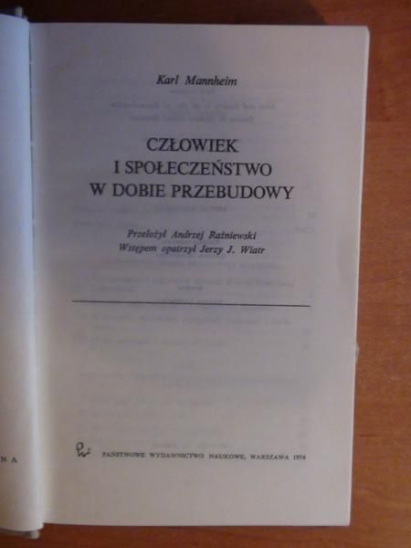 Człowiek i społeczeństwo w dobie przebudowy