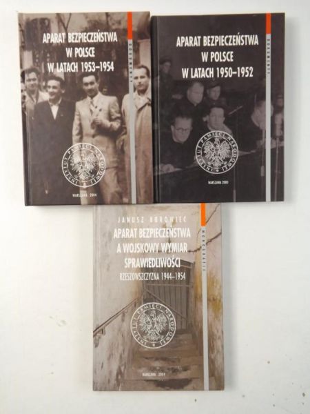 Paczkowski Andrzej - Aparat bezpieczeństwa w Polsce w latach 1950-1952 / 1953-1954 / Aparat bezpieczeństwa a wojskowy wymiar sprawiedliwości