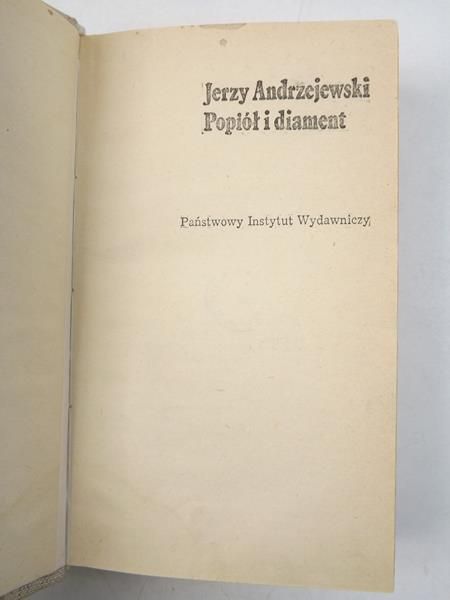 Popiół i diament