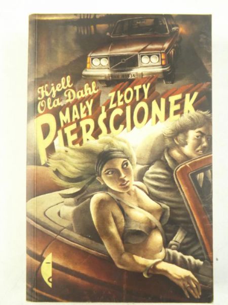 Mały, złoty pierścionek