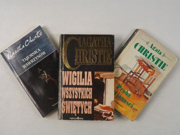 Christie Agatha - Wigilia Wszystkich Świętych / Próba niewinności / Tajemnica Wawrzynów