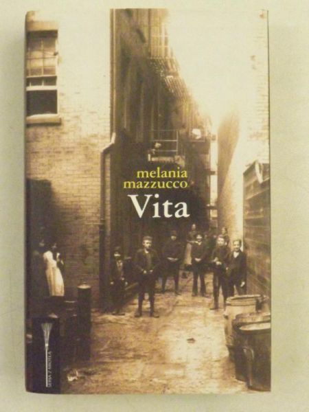 Mazzuco Melania - Vita