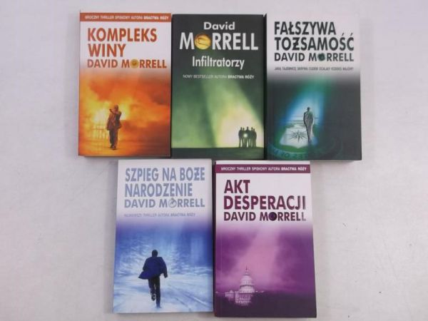 Infiltratorzy/ Fałszywa tożsamość/ Kompleks windy/ Szpieg na Boże Narodzenie/ Akt desperacji