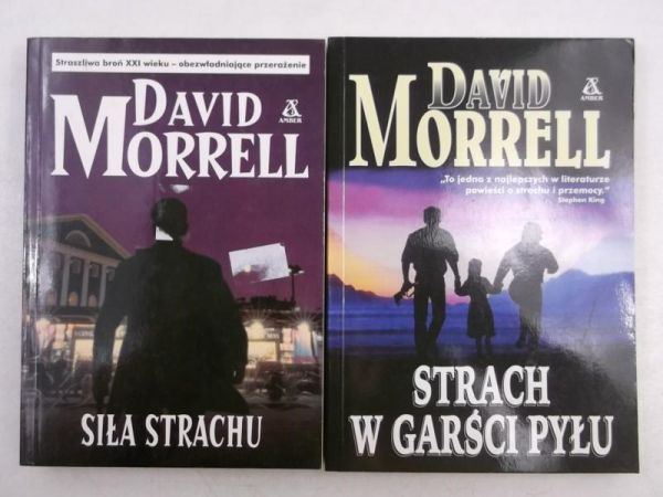 Siła charakteru/ Strach w garści pyłu