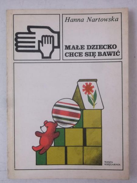 Małe dziecko chce się bawić