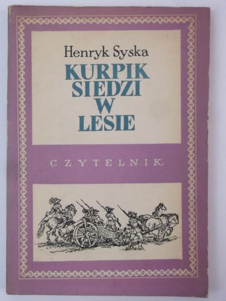 Kurpik siedzi w lesie