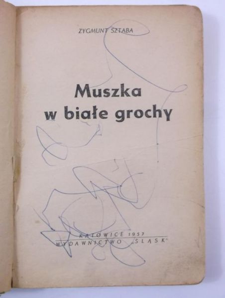Muszka w białe grochy