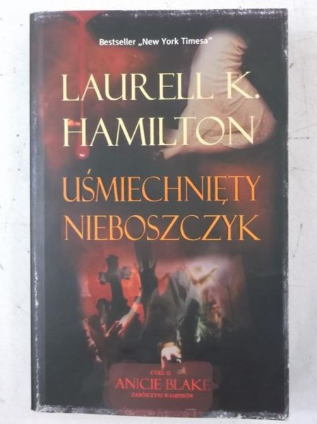 Hamilton Laurell K. - Uśmiechnięty nieboszczyk