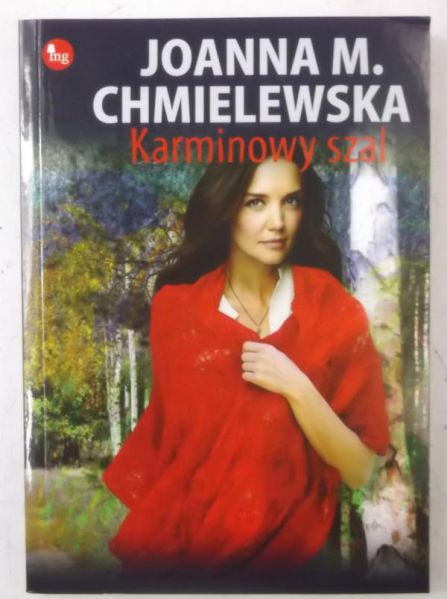 . - Karminowy szal