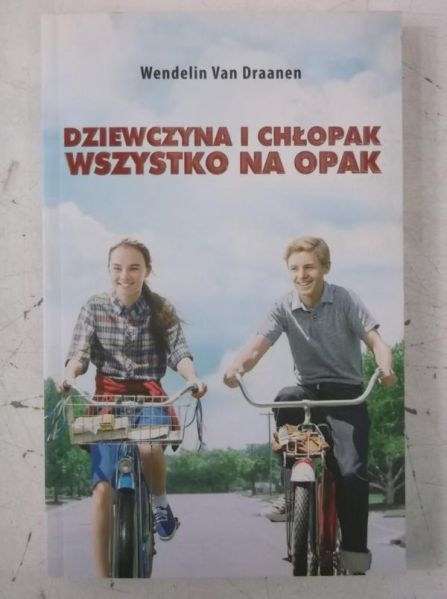 Dziewczyna i chłopak wszystko na opak