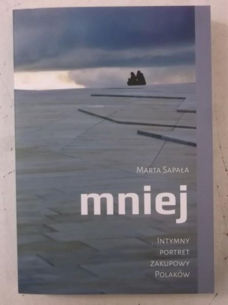 Mniej