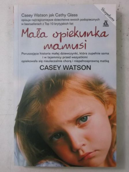 Mała opiekunka mamusi