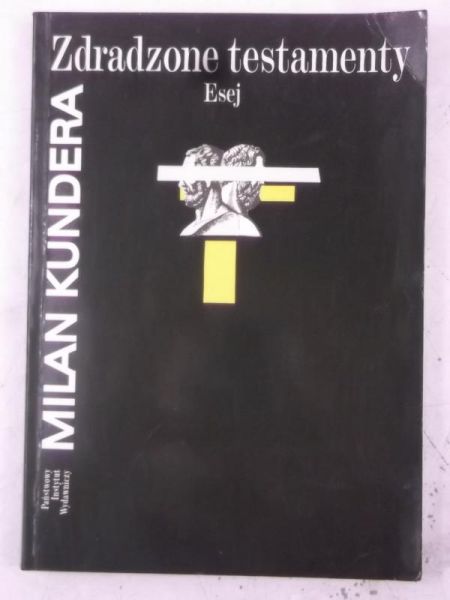 Zdradzone testamenty. Esej