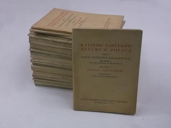 Katalog zabytków sztuki w Polsce, Zestaw 24 książek
