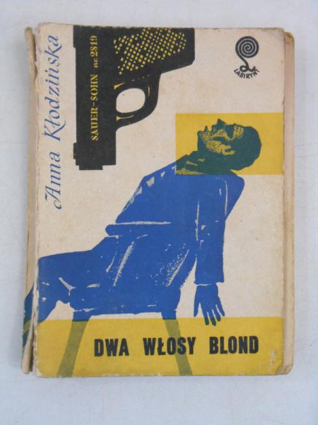 Dwa włosy blond