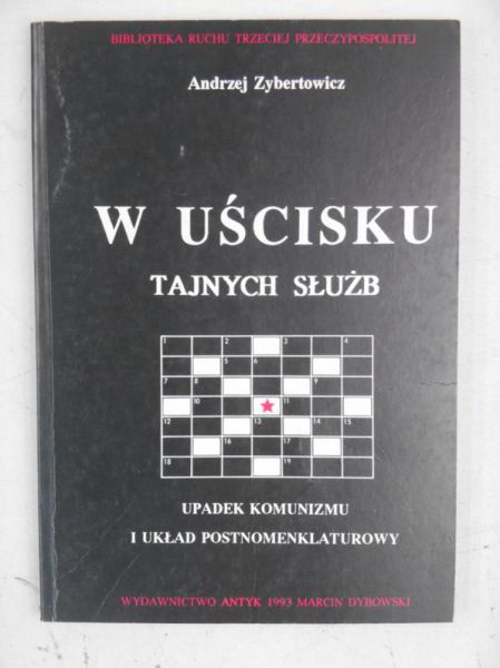 W uścisku tajnych służb