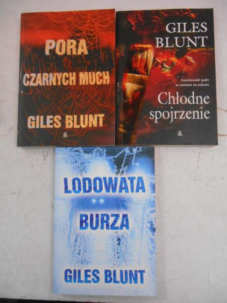 Chłodne spojrzenie / Lodowata burza / Pora czarnych much