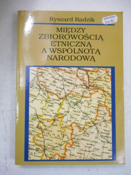 Między zbiorowością etniczną a wspólnotą narodową