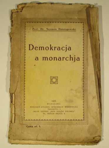 Demokracja a monarchja, 1925 r.