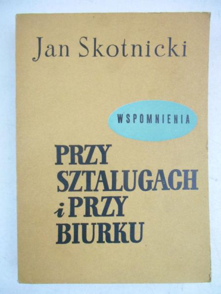 Przy sztalugach i przy biurku