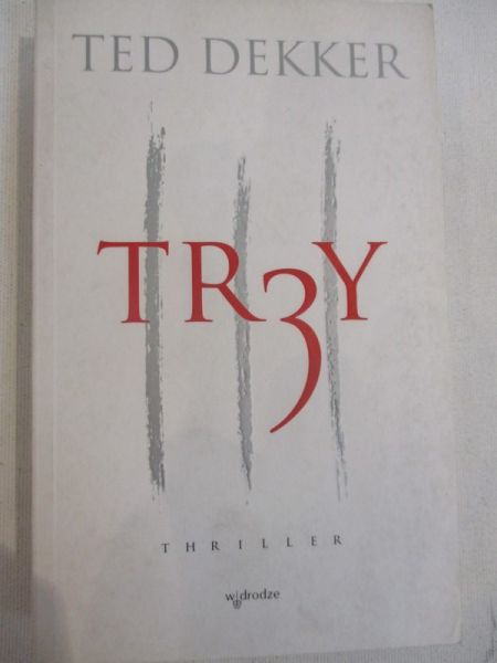 Trzy