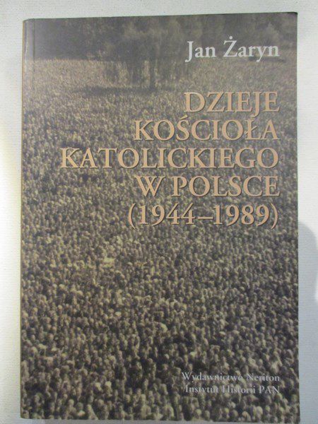 Dzieje kościoła katolickiego w Polsce (1944-1989)