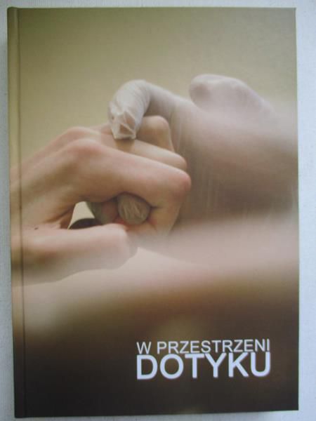W przestrzeni dotyku + CD