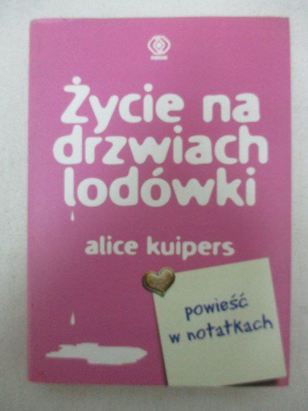 Życie na drzwiach lodówki