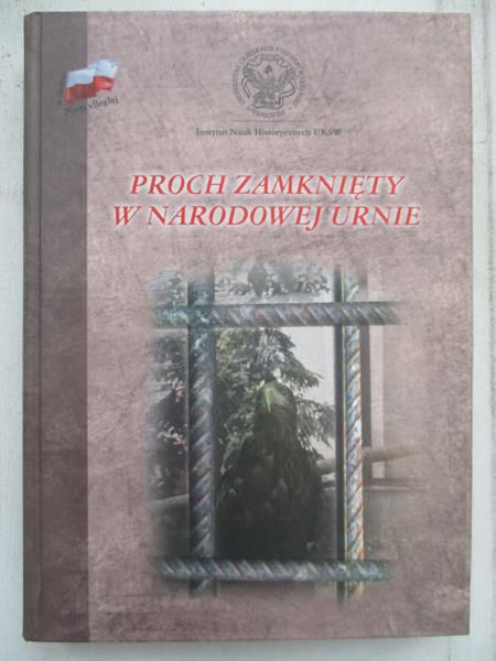 Proch zamknięty w narodowej urnie
