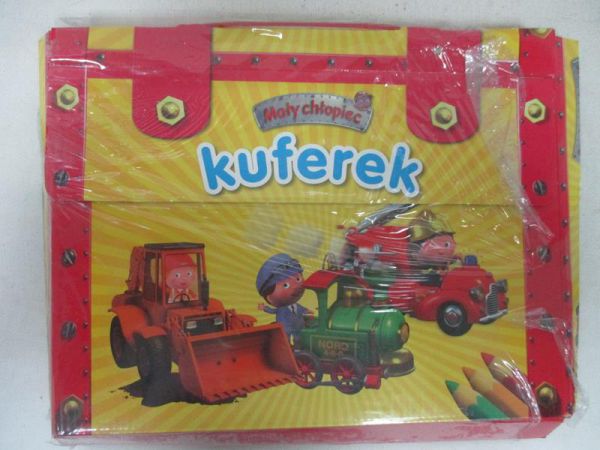 Mały chłopiec. Kuferek