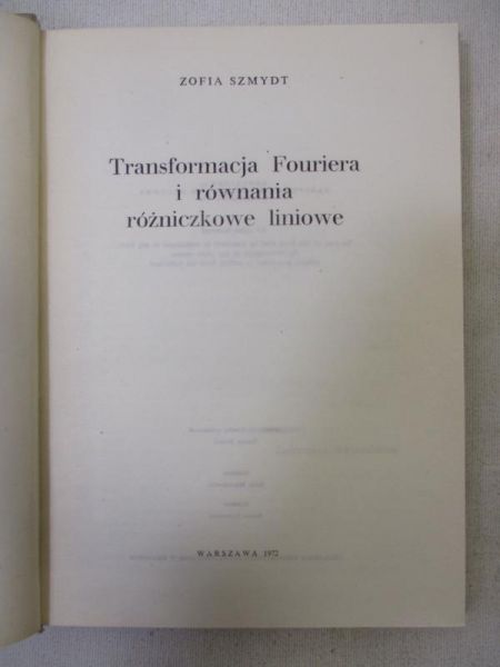 Transformacja Fouriera i równania różniczkowe liniowe