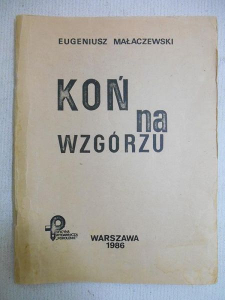 Koń na wzgórzu