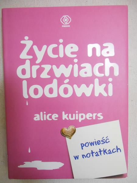 Życie na drzwiach lodówki