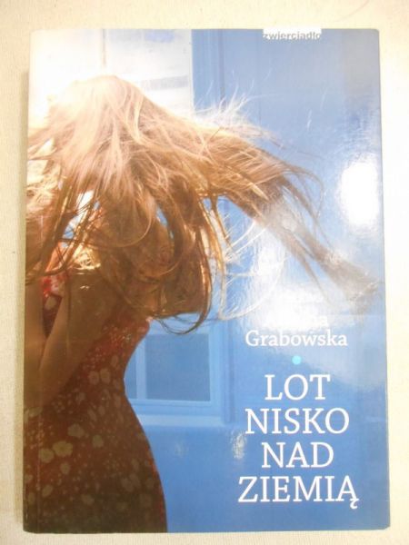 Lot nisko nad ziemią