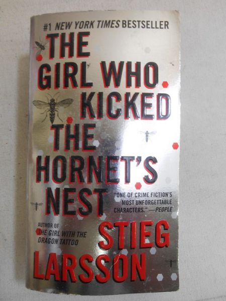 Larsson Stieg - The girl who kicked the hornet's nest